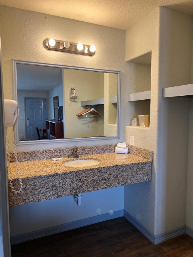 Hotel Bien Venido Pearsall Eksteriør bilde